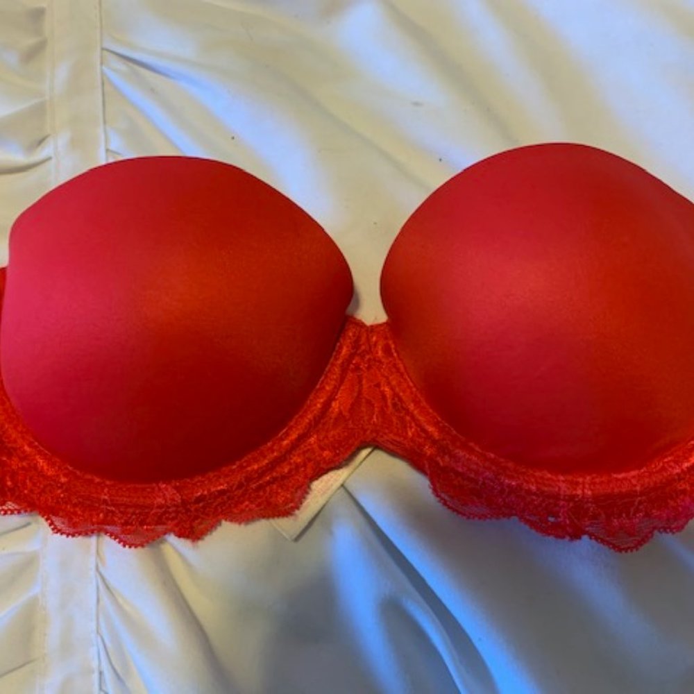 Victoria's Secret Pink- Red strapless bra w lace